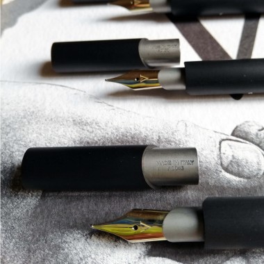 Stylo-plume à piston...