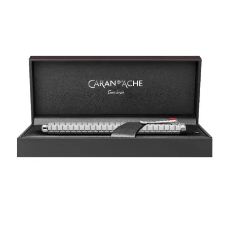 Stylo plume Ecridor Caran d'Ache "Avenue Platiné" - M - Boite