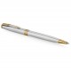 PARKER Sonnet Stylo bille, acier inoxydable, Recharge noire pointe moyenne, Coffret cadeau