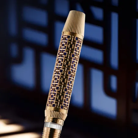 Roller VISCONTI Looking East