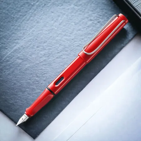 Stylo-plume LAMY SAFARI ROUGE - Plume Moyenne (M)