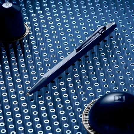 Stylo Bille 849 Caran d'Ache Nespresso Édition Spéciale – Design Écologique, Rechargeable, avec Packaging Recyclé