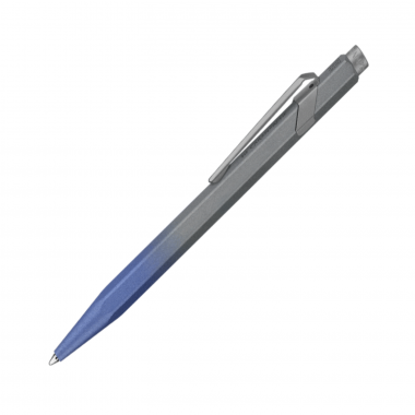 Stylo Bille 849 CARAN D'ACHE -  Claim Your Style - Bleu Orage - Édition Spéciale