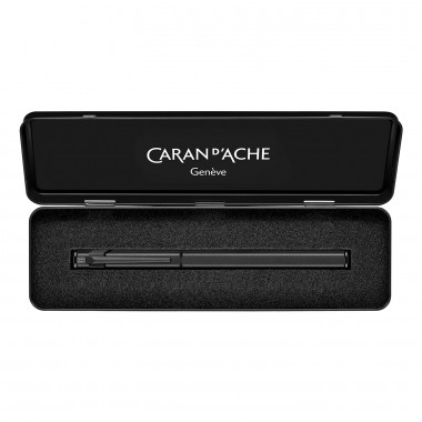 Stylo Plume F 849 Caran d'Ache - Black Code Edition - boite ouverte