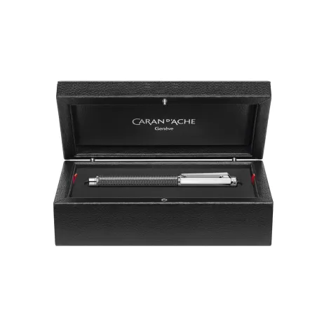 Stylo plume OM Caran d'Ache - Varius - Carbon Rhodié - Coffret