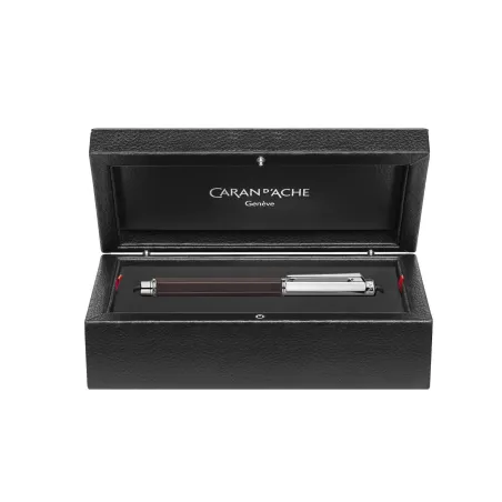 Stylo Plume F Caran d'Ache - Varius - Ebony Rhodié - Coffret