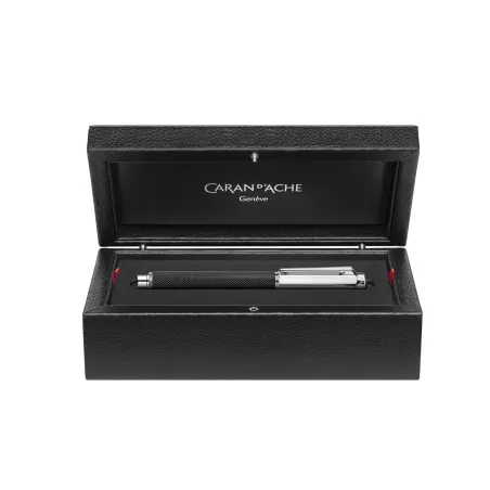 Stylo plume OM Caran d'Ache - Varius - Ivanhoé Black Rhodié - Coffret