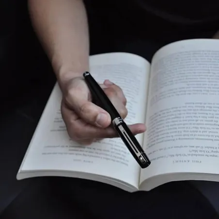 Stylo Plume Sheaffer 300 Noir & Chrome M - Écriture Élégante