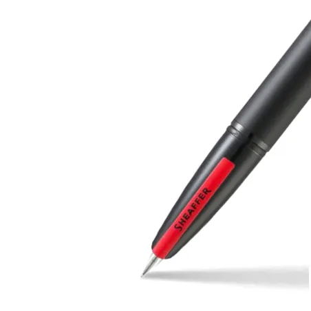 Stylo Plume M Sheaffer - Icon - Noir Attributs Rouge pvd - Plume dessus