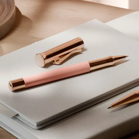 Stylo roller Graf von Faber-Castell Guilloché Rose Blush