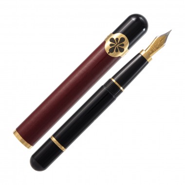 Stylo Plume F DIPLOMAT "XO" Cuir dark red  Attributs dorés