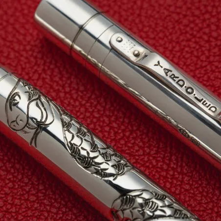 Stylo Plume Moyenne – YARD O LED Year of the Snake – Standard – Argent Massif