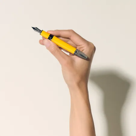 Stylo plume M Montblanc Great Characters Enzo Ferrari Special Edition Giallo Modena - Prise en main
