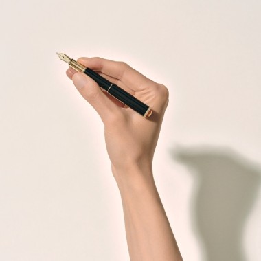 Stylo plume F Montblanc Heritage Rouge & Noir "Baby" Edition Spéciale Noire