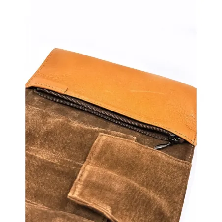Etui Pilot Cuir Camel - Fermeture lacet pour 5 Stylos + Espace libre - Poche
