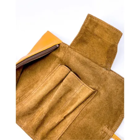 Etui Pilot Cuir Camel - Fermeture lacet pour 3 Stylos + Espace libre - Ouvert