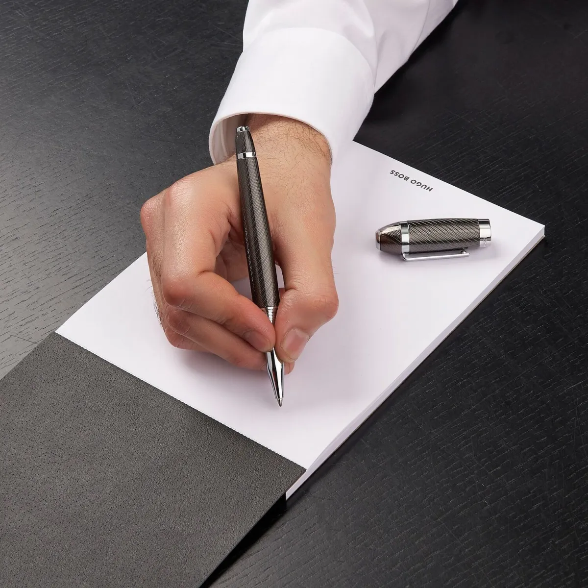 Stylo roller Hugo Boss ARC Futurist Gun – Design architectural