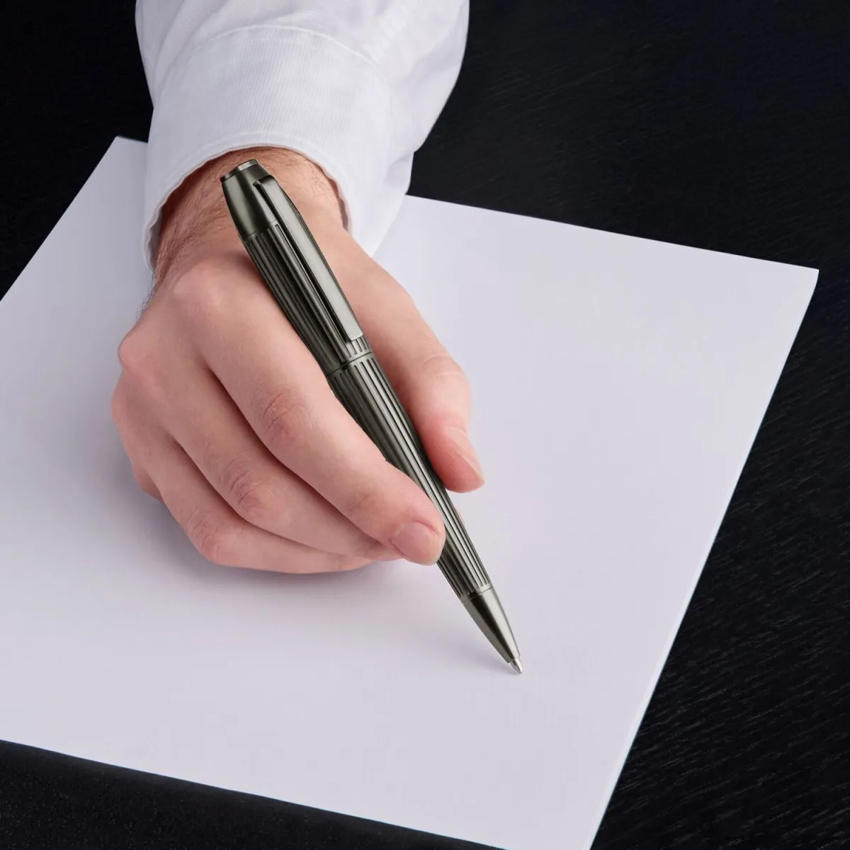 Stylo bille Hugo Boss Arcade Gun – Rayures architecturales