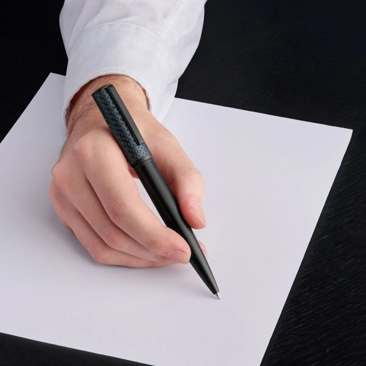 Stylo Bille Hugo Boss Arche Monogram Black & Navy – Élégance iconique