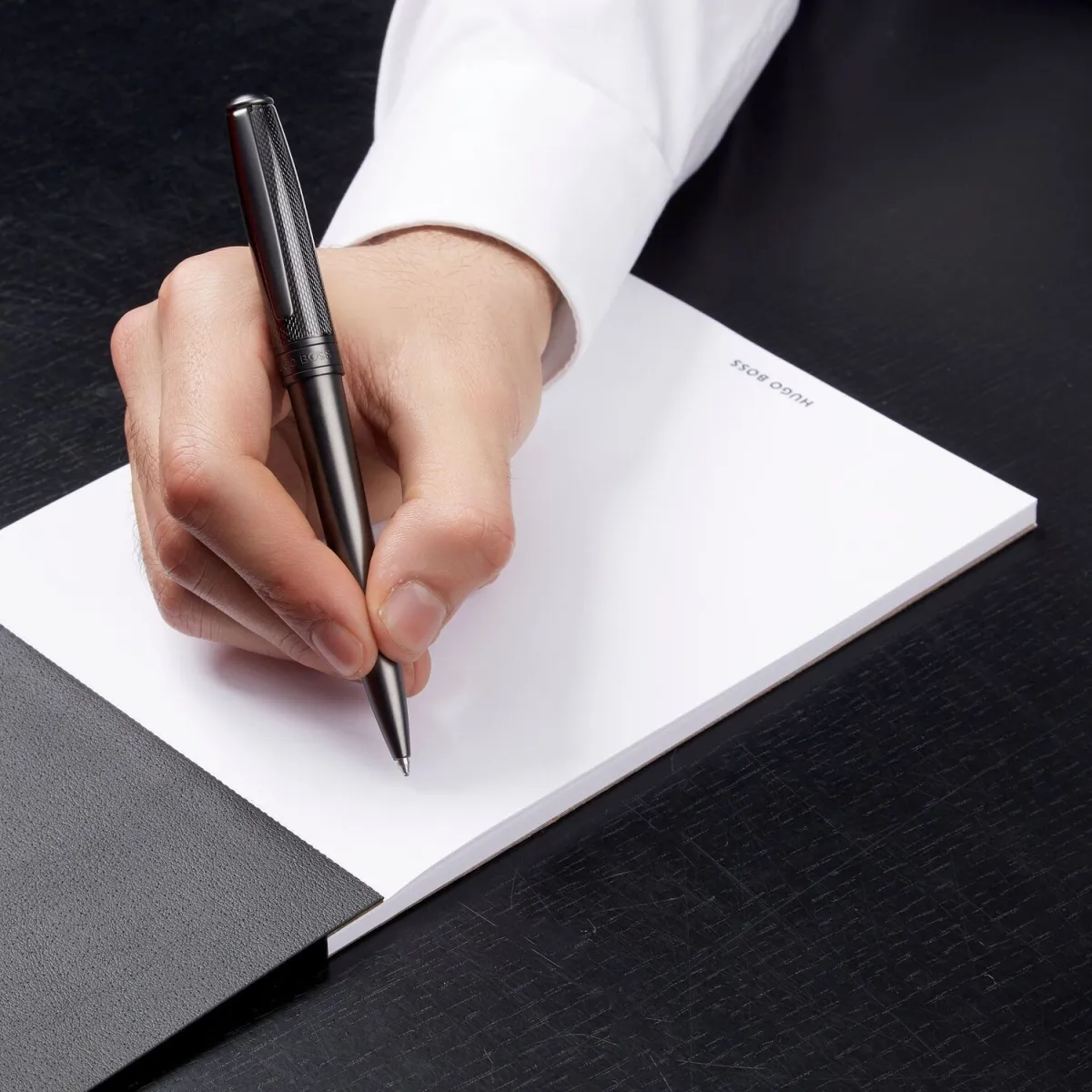 Stylo Bille Hugo Boss Essential Metal Gun