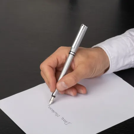 Stylo Plume Hugo Boss Filament Chrome - Plume Moyenne