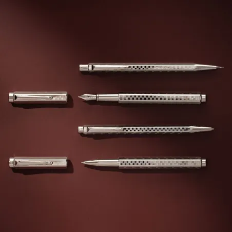 Stylo Roller Ecridor Damier Gris Argenté Caran d’Ache