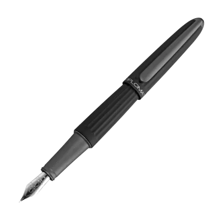 Stylo plume M Diplomat Aero - Noir - Plume Acier